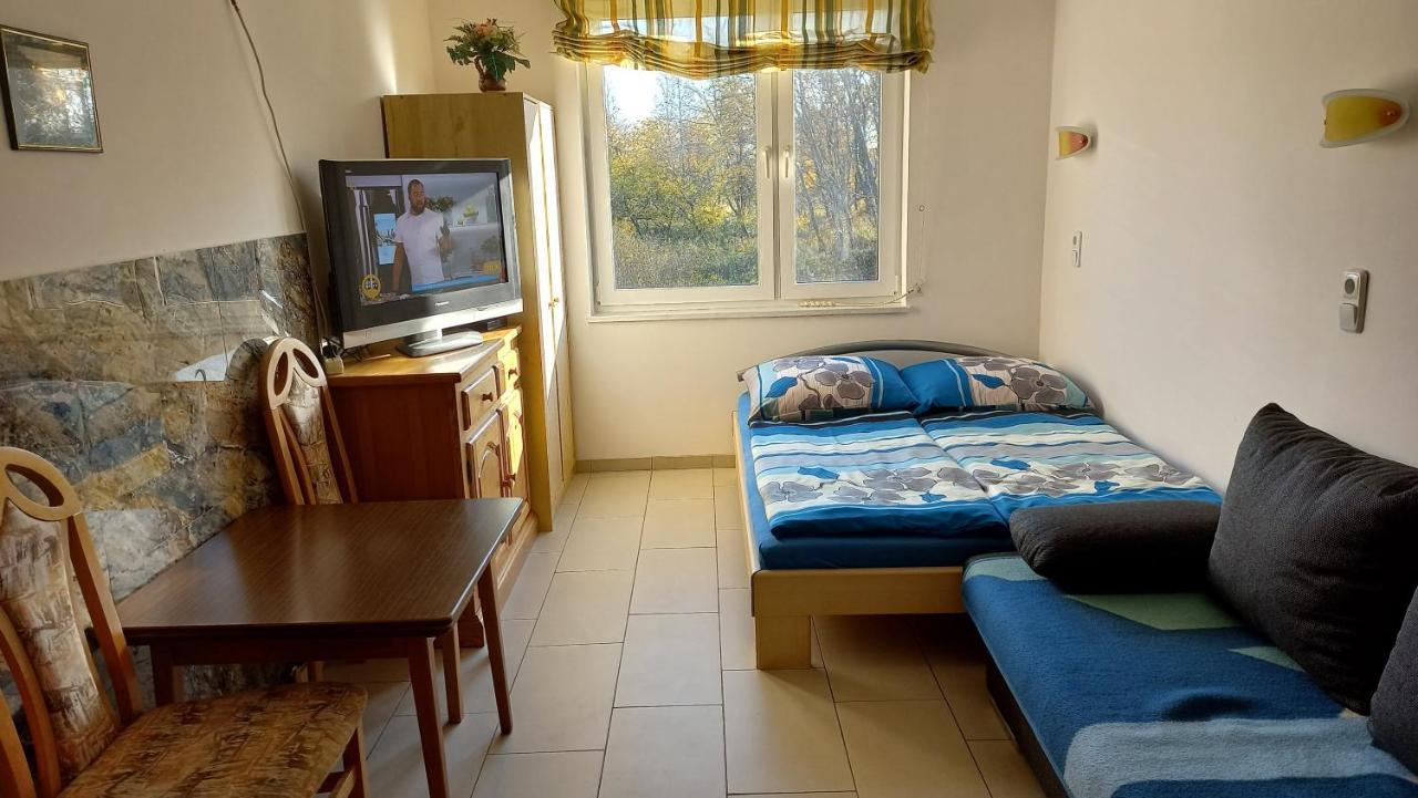 Pokoje Goscinne Dw Antom Dźwirzyno Exterior foto